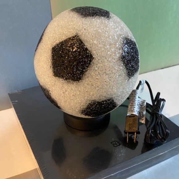 Lamp - Soccer Ball Kids Lamp - Picture 3 of 8